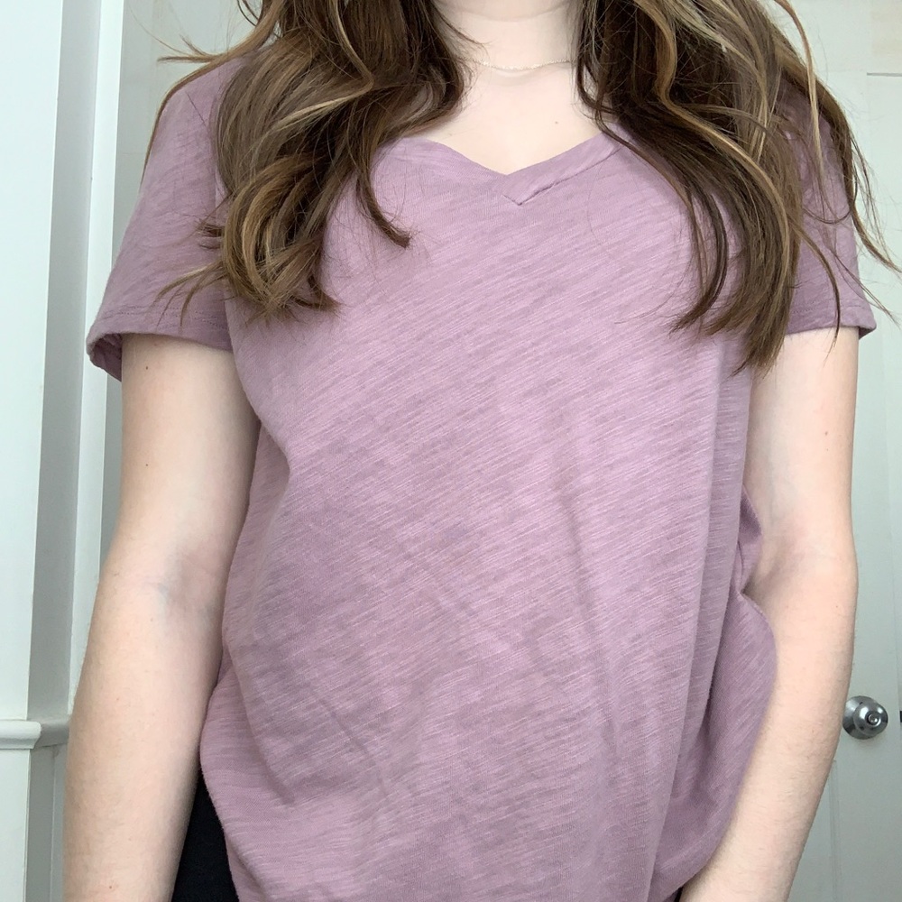 American Eagle Outfitters V-Neck T-Shirt